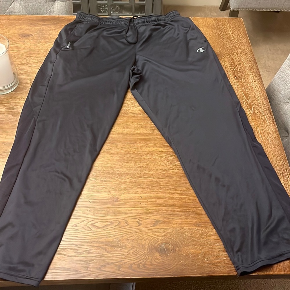 Men’s Champion sweatpants XL navy blue
